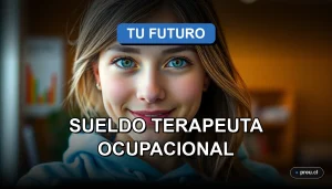 Joven estudiante universitaria sonriendo con confianza en un moderno campus, representando el futuro profesional de la Terapia Ocupacional en Chile. Imagen inspiradora para jóvenes que eligen su carrera.